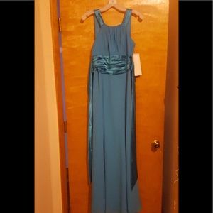 Malibu blue David’s bridal bridesmaid dress w/tags